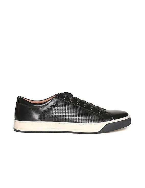 Johnston & Murphy Contrast Sole Textured Sneakers