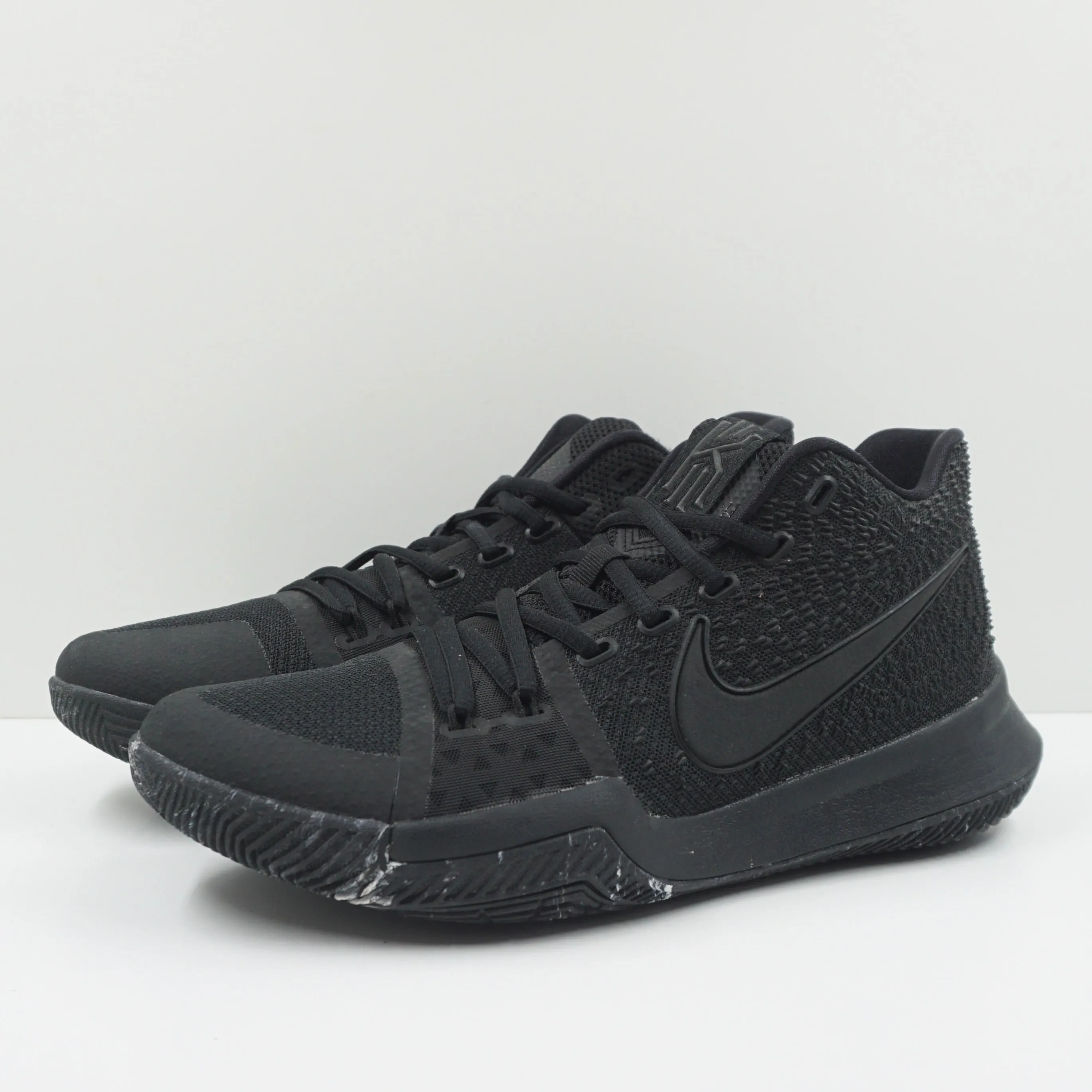 Nike Kyrie 3 Triple Black