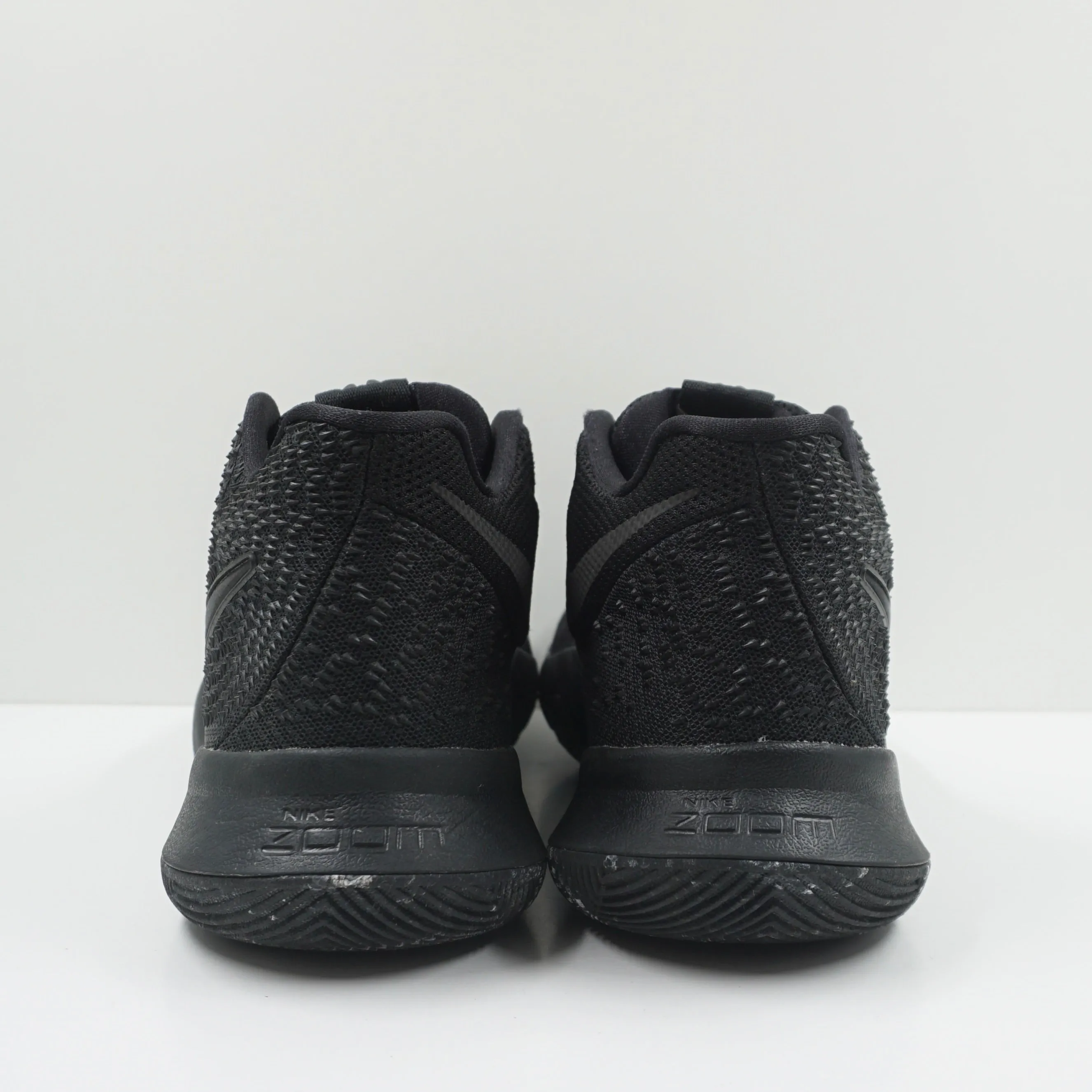 Nike Kyrie 3 Triple Black