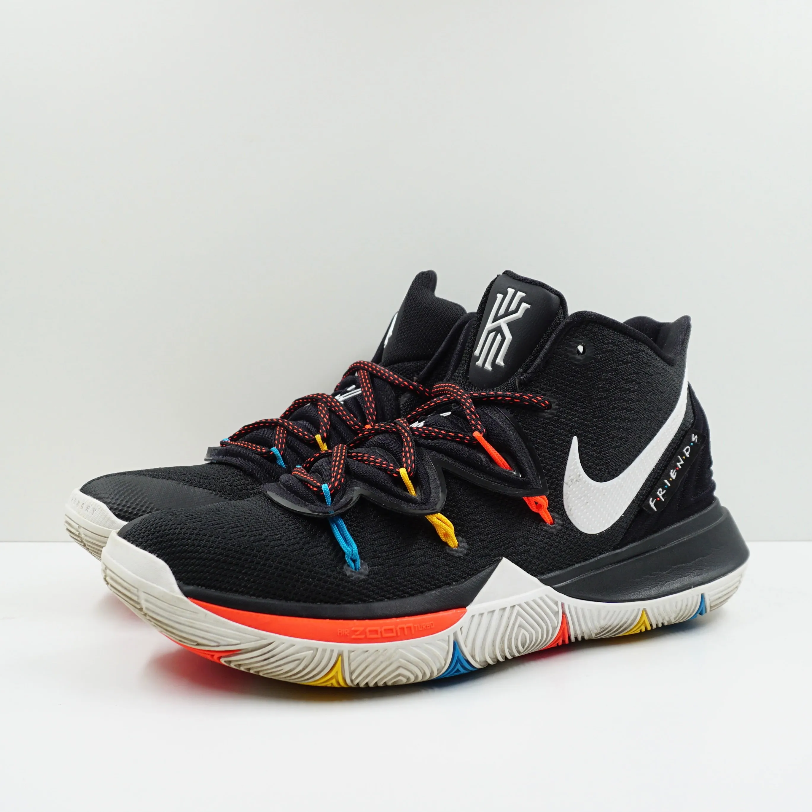 Nike Kyrie 5 Friends