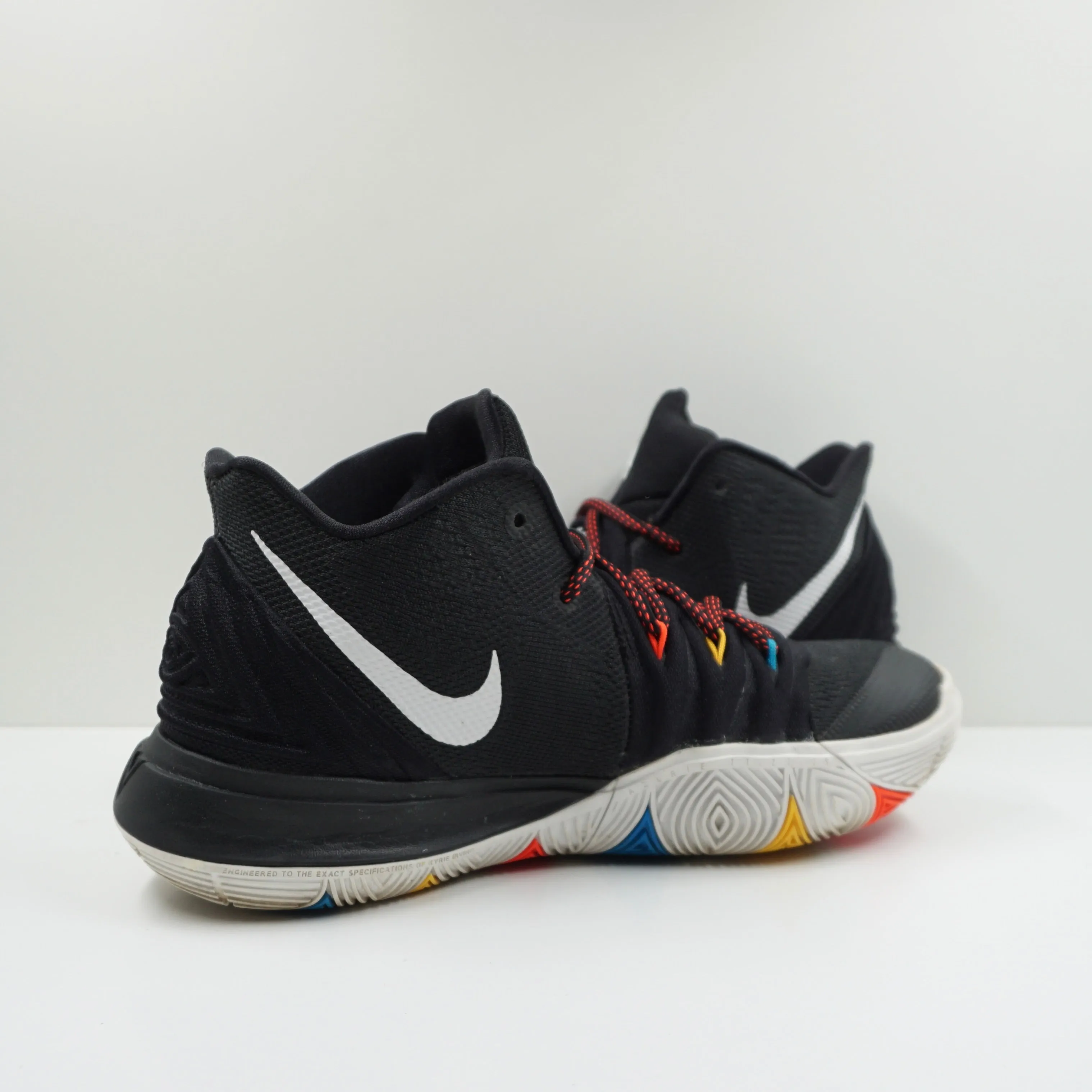 Nike Kyrie 5 Friends