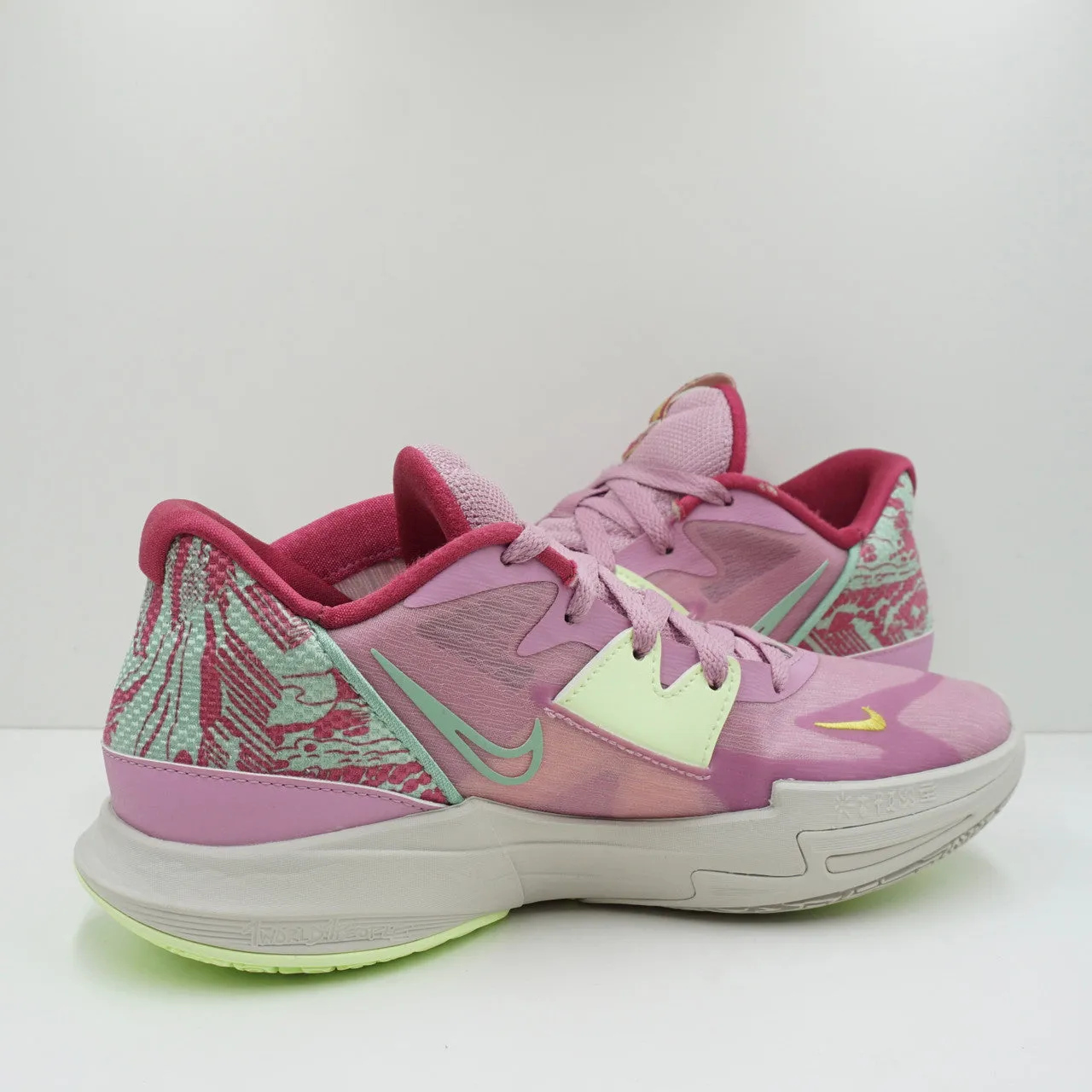 Nike Kyrie Low 5 1 World 1 People Orchid