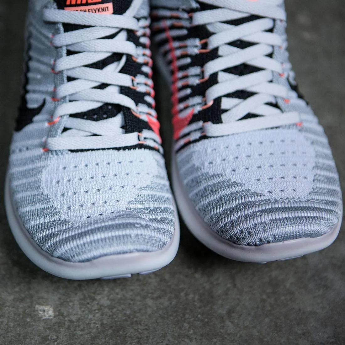 Nike Women Free Rn Flyknit Running (wolf grey / black-bright mango)